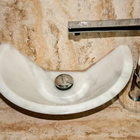 Art ヴェリコ・タルノヴォ